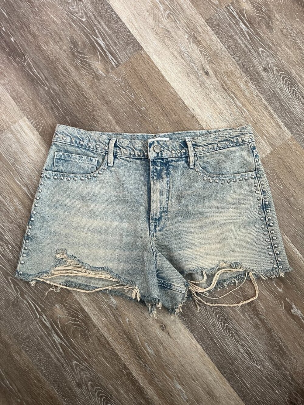Good American 90s Studded Distressed Frayed Edge Shorts